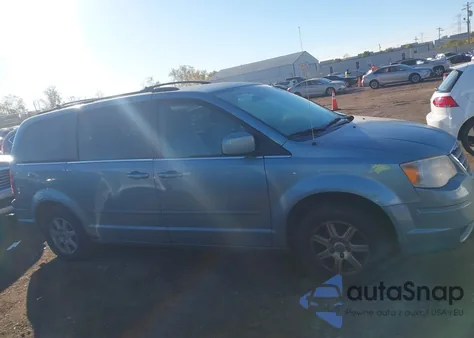 2008 Chrysler Town & Country Touring из США, поврежденный, VIN 2A8HR54P38R836196